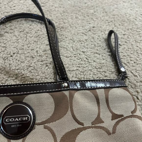 Coach Signature Monogrammed C Canvas Purse Travel Tote Bag Zip Closure - Picture 5 of 10
